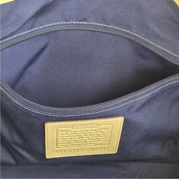 Coach Chelsea Beige Pebbled Leather Zipper Closure Shoulder Bag - Picture 14 of 15